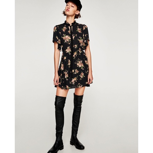 Flutter sleeve dark floral minidress - Picture 4 of 5